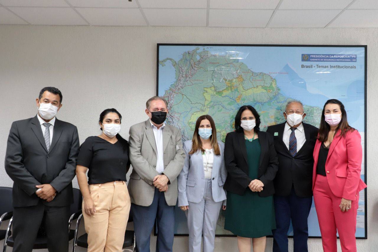 Em audiência com a Ministra Damares, Dr. Pessoa assegura construção da Casa da Mulher Brasileira